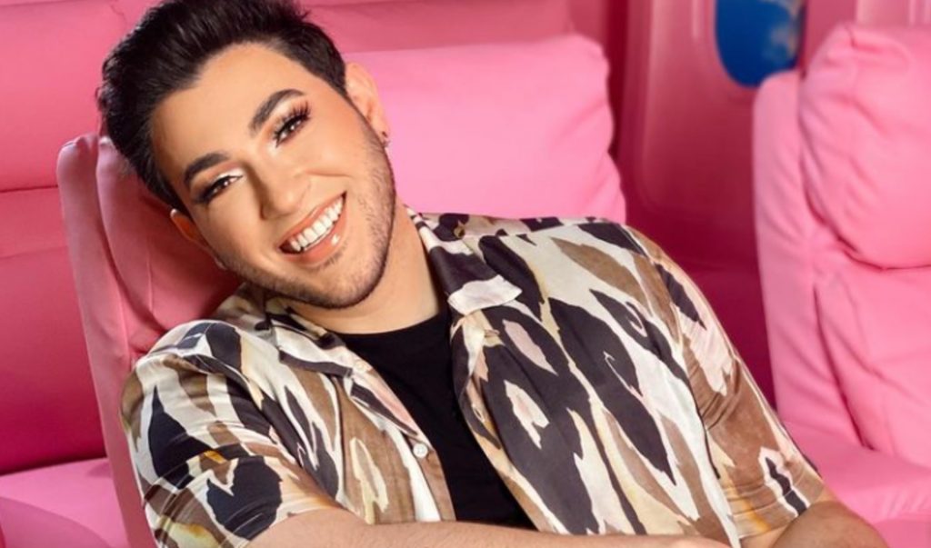 manny-'mua'-gutierrez-to-help-young-lgbtq+-people-come-out-in-latest-snap-original