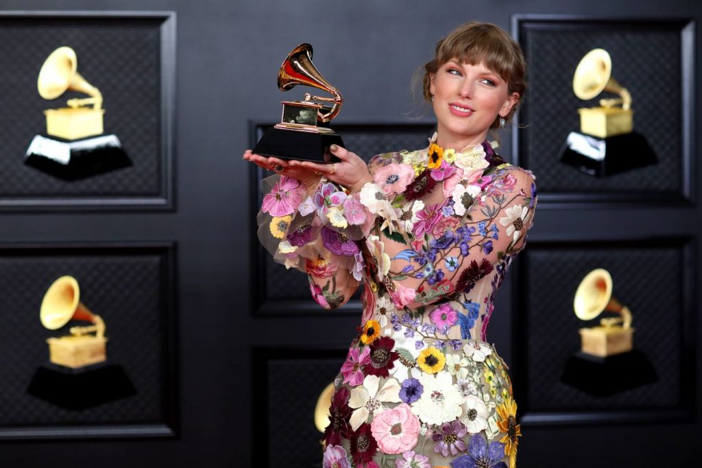 taylor-swift's-re-recorded-'fearless'-album-won't-be-up-for-grammy-consideration