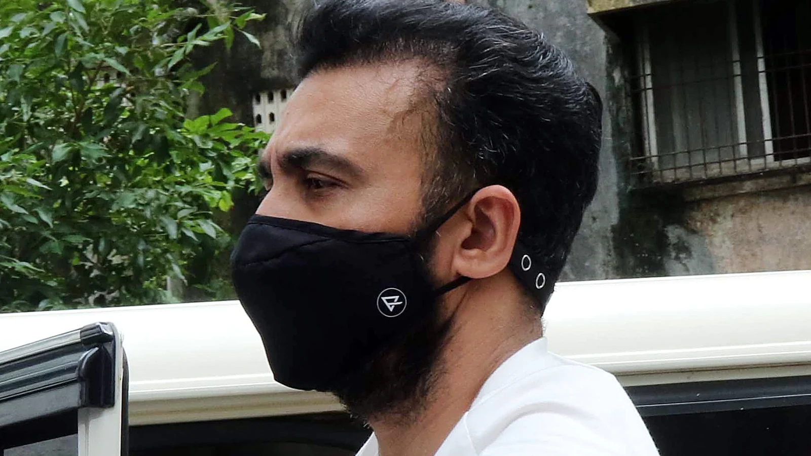 whatsapp-chats-reveal-raj-kundra-had-plan-b,-lawyer-says-content-not-porn-|-10-updates