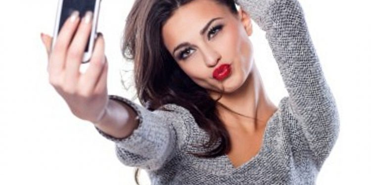 how-the-#selfie-culture-is-changing-our-lives