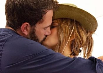 jennifer-lopez,-ben-affleck-make-romance-insta-offical,-share-kiss-in-her-52nd-birthday-post
