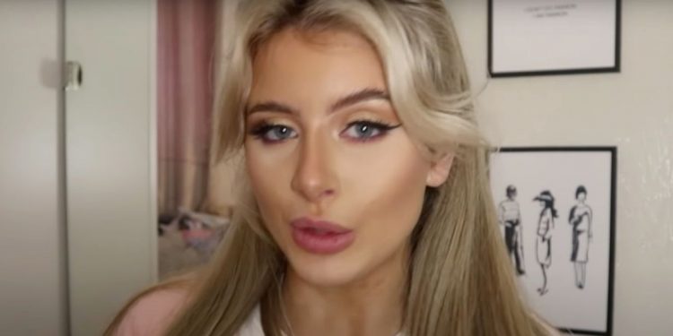 snapchat-model-snapped-with-wayne-rooney-had-boob-job-in-istanbul-after-botched-surgery