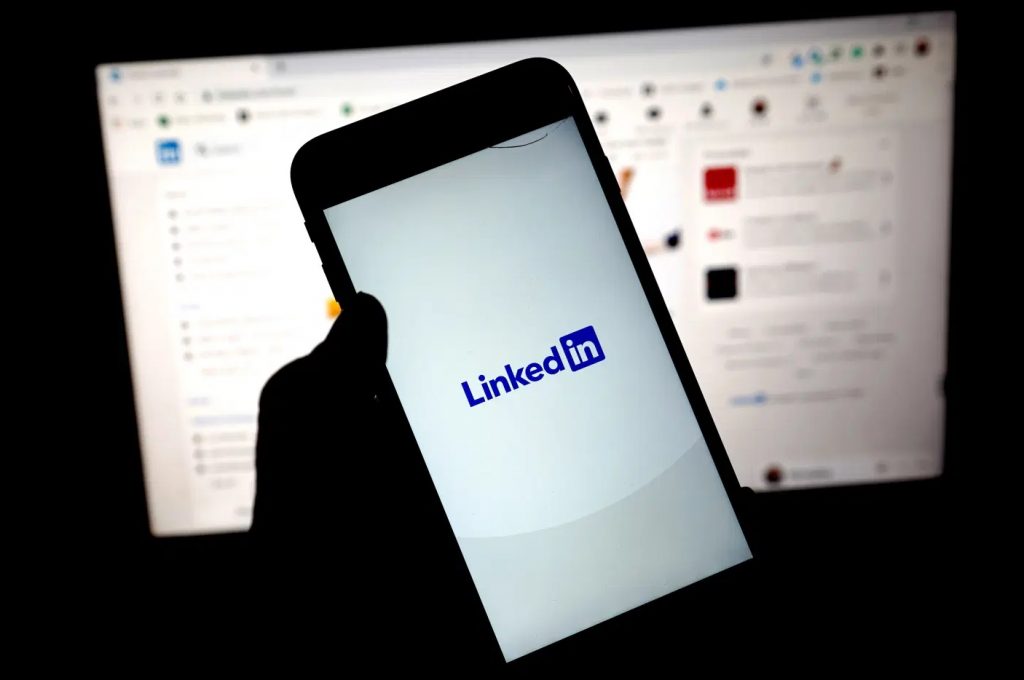 linkedin's-revenue-growth-continues-to-flourish-despite-the-unforgiving-job-market