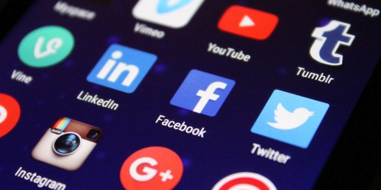 russia-fines-google,-sues-whatsapp-for-violating-data-localisation-law