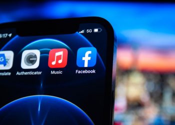 has-someone-else-logged-into-your-facebook-account?-here's-how-to-find-out