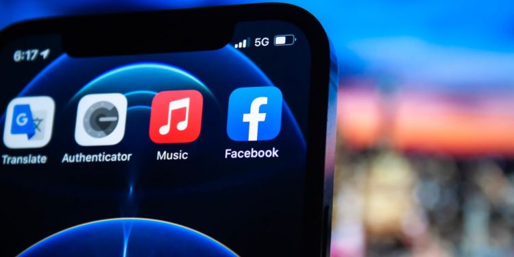 has-someone-else-logged-into-your-facebook-account?-here's-how-to-find-out