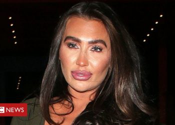 lauren-goodger-foreign-exchange-instagram-advert-banned