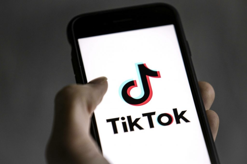 tiktok-is-testing-out-a-new-feature-similar-to-snapchat