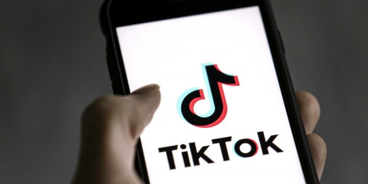 tiktok-is-testing-out-a-new-feature-similar-to-snapchat