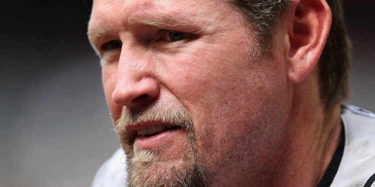former-giants-slugger-aubrey-huff-permanently-suspended-from-twitter