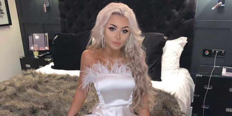 snapchat-model-sells-outfit-from-viral-wayne-rooney-photos-as-she-'won't-wear-it-again'