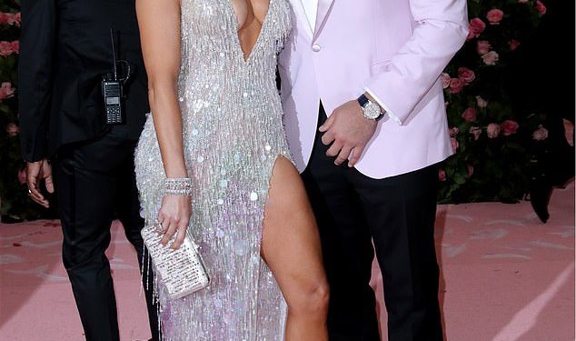 'it's-gone-from-being-super-prestigious-to-full-of-influencers':-anna-wintour's-glittering-met-gala-is-…
