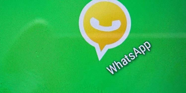 whatsapp:-trick-to-change-the-app's-color-to-yellow-|-yellow-icon-|-applications-|-applications-…