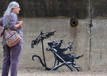 new-murals-have-been-popping-up-with-banksy-taking-credit-via-instagram