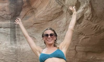 at-38,-leann-rimes'-abs-are-out-of-this-world-while-rocking-a-sparkly-teal-bikini-in-a-new-…