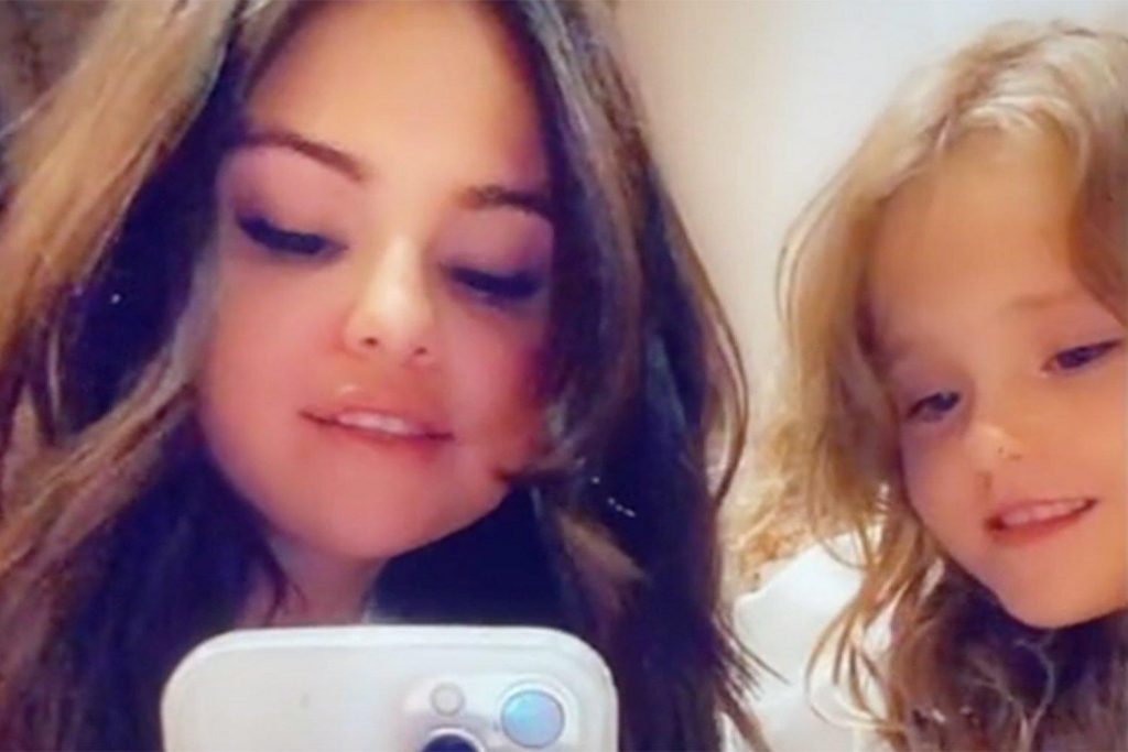 selena-gomez's-little-sister-gracie-jokes-'you-embarrass-me'-as-singer-tries-to-make-tiktok-video