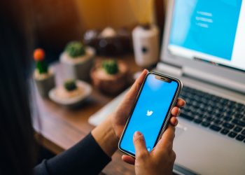 twitter-tests-option-for-users-to-report-'misleading'-tweets-to-crack-down-on-misinformation-–-kvia