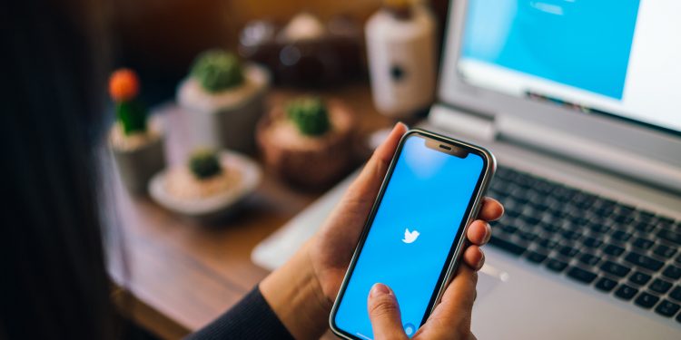 twitter-tests-option-for-users-to-report-'misleading'-tweets-to-crack-down-on-misinformation-–-kvia