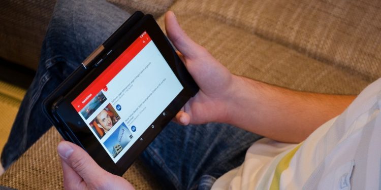 how-to-tip-youtube-creators-using-super-thanks-–-makeuseof