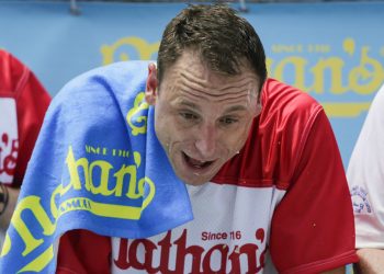 twitter-is-worried-for-joey-chestnut-after-study-suggests-eating-hot-dog-takes-36-minutes-off-your-life