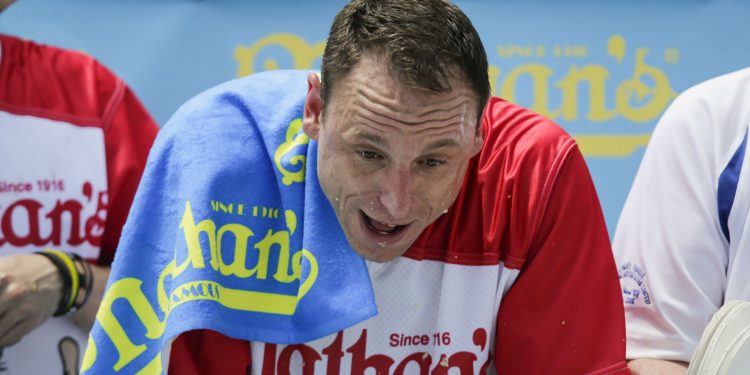 twitter-is-worried-for-joey-chestnut-after-study-suggests-eating-hot-dog-takes-36-minutes-off-your-life