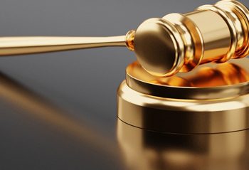 legal-corner:muslim-woman-who-sees-offensive-whatsapp-chat-succeeds-in-harassment-…