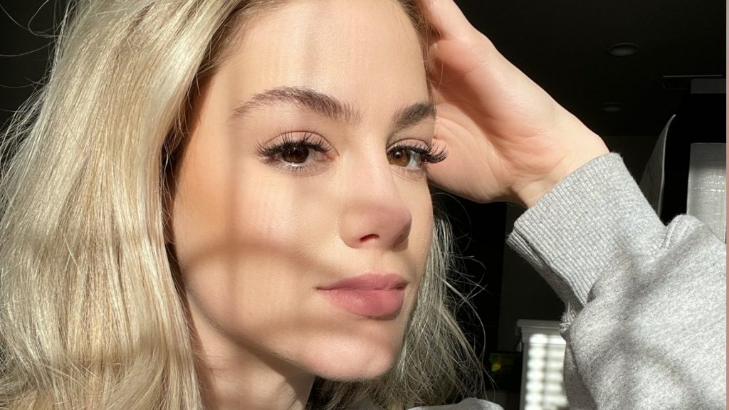 this-twitch-streamer-was-scammed-out-of-thousands-of-dollars-–-svg