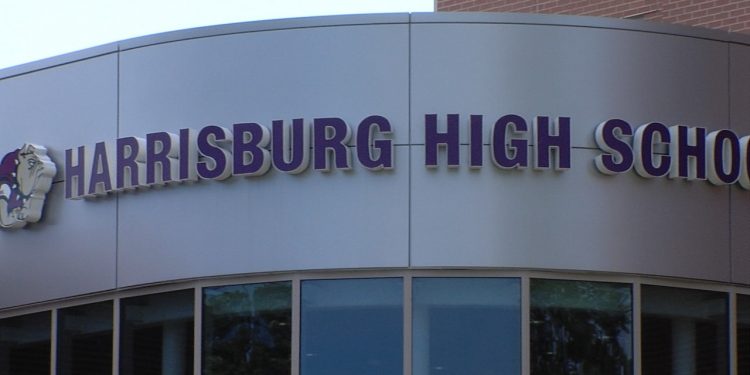 harrisburg-schools-placed-on-lockdown-after-reported-snapchat-threat-–-wsil-tv