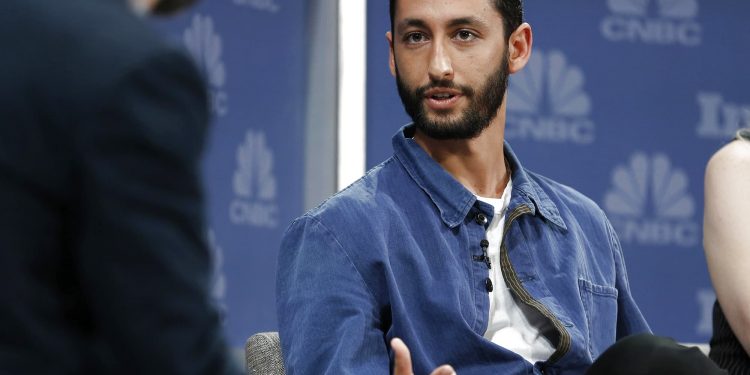 sweetgreen-ceo's-linkedin-post-connecting-covid-deaths-to-obesity-draws-backlash-–-cnbc