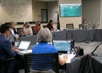 shawnee-mission-school-board-stops-streaming-public-comments-after-youtube-removed-video
