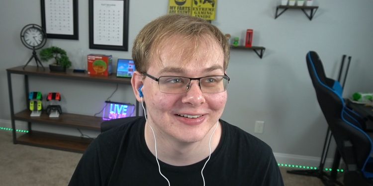 controversial-twitch-streamer-callmecarson-explained-–-game-rant