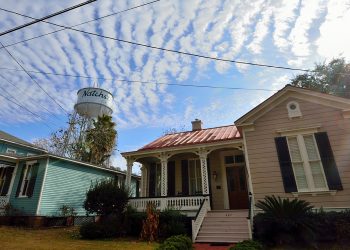 rental-scams:-how-central-coast-residents-can-avoid-getting-scammed-on-facebook-–-kion546