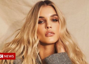 the-models-that-turned-instagram-into-their-diy-catwalk-–-bbc-news