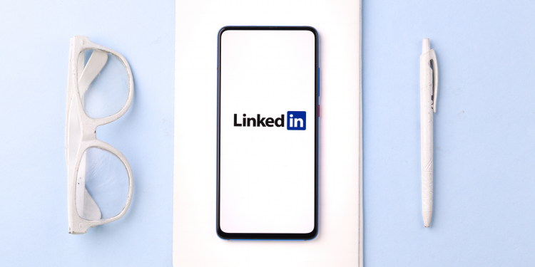 linkedin-makes-35+-learning-courses-free-for-a-month-–-search-engine-journal