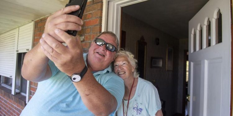 facebook,-nextdoor,-and-other-online-apps-connect-strangers-who-want-to-help-after-hurricane-ida