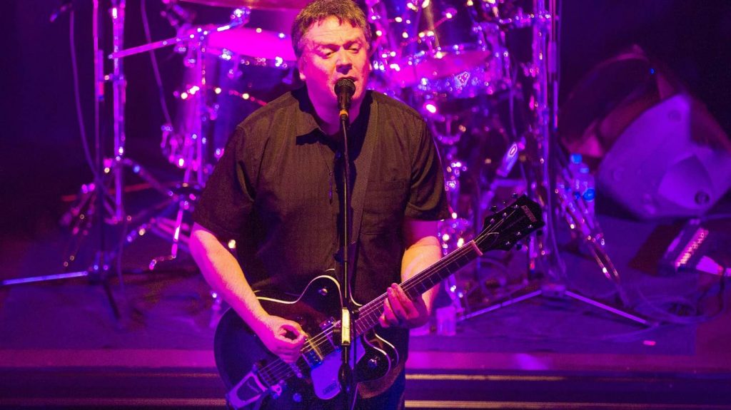 the-chills:-the-triumph-&-tragedy-of-martin-phillips:-intimate-tale-hits-docplay-|-stuffco.nz