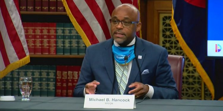 denver-mayor-hancock-scared-by-youtube-prankster-–-kdvr
