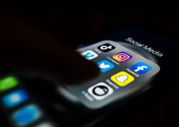 facebook,-twitter-sued-by-man-claiming-he-was-falsely-named-in-posts-about-police-…-–-law.com