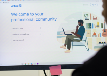 linkedin-pages-can-now-publish-long-form-content-–-search-engine-journal