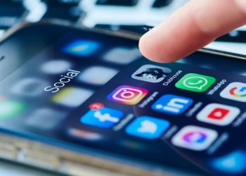 clubhouse-is-developing-a-new-way-to-invite-friends-to-chat-called-'wave'-–-yahoo-finance
