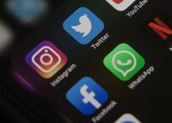 stop-your-instagram-posts-from-automatically-sharing-on-facebook-with-these-steps-–-distractify