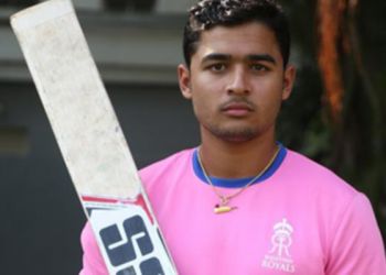 ipl-2021:-riyan-parag-shares-mother's-whatsapp-text-after-getting-trolled-for-his-…