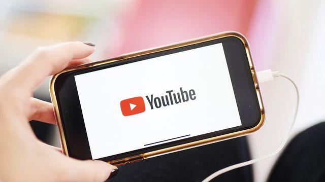 youtube-ceo-wojcicki-on-reinstating-trump:-we'll-evaluate-–-video-–-bnn