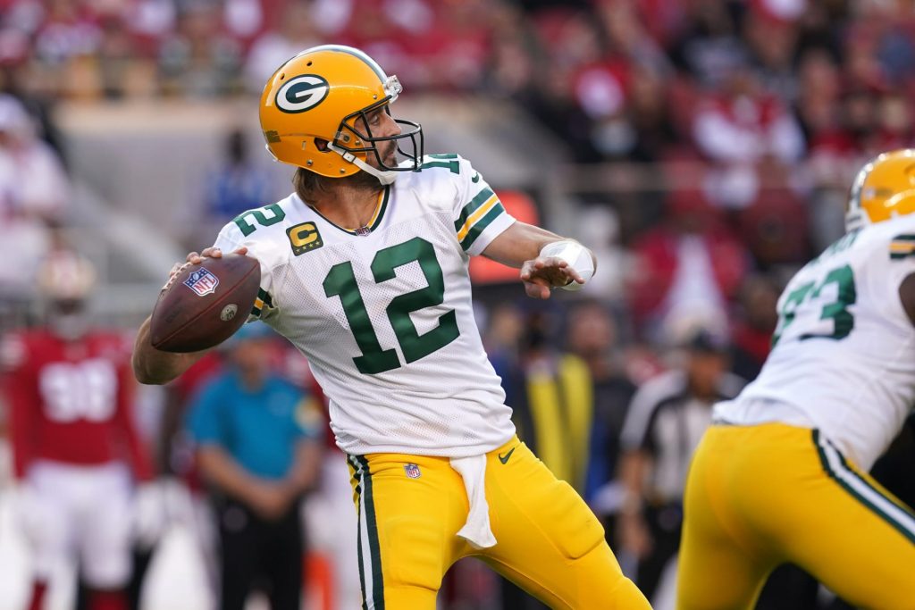 nfl-twitter-bows-before-aaron-rodgers-after-ice-cold-game-winning-drive-–-fansided