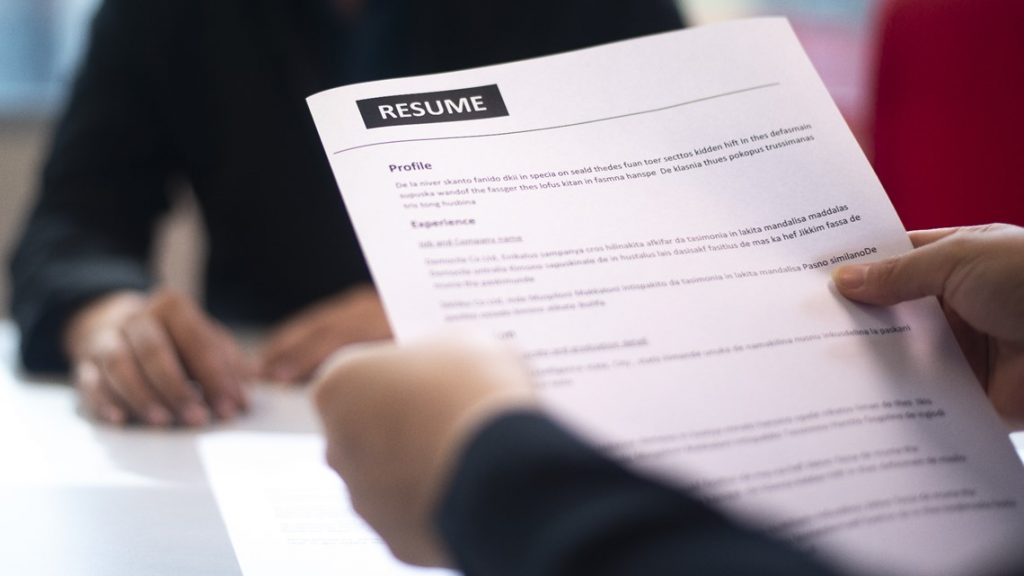 should-you-put-your-covid-vaccination-status-on-job-applications?-|-wfaa.com