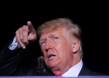 trump-asks-florida-judge-to-force-twitter-to-restart-his-account-–-bloomberg-news-|-1330-…-–-whbl