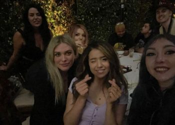 pokimane-spent-dinner-with-friends-and-reveals-her-new-pair-of-crocs-–-insidesport