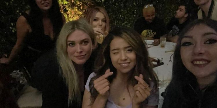 pokimane-spent-dinner-with-friends-and-reveals-her-new-pair-of-crocs-–-insidesport