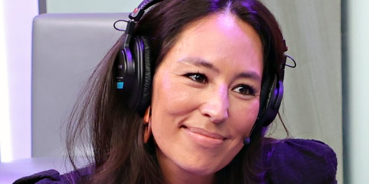 instagram-rains-hearts-over-joanna-gaines'-post-about-her-favorite-month-–-mashed