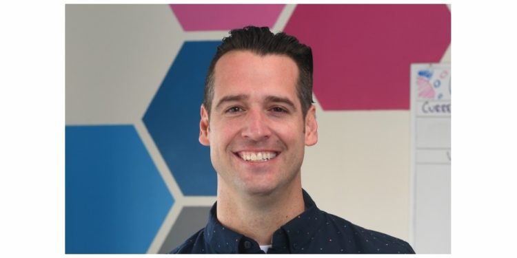 5-reasons-to-share-company-content-on-personal-linkedin-pages-|-adrian-dayton-–-jdsupra